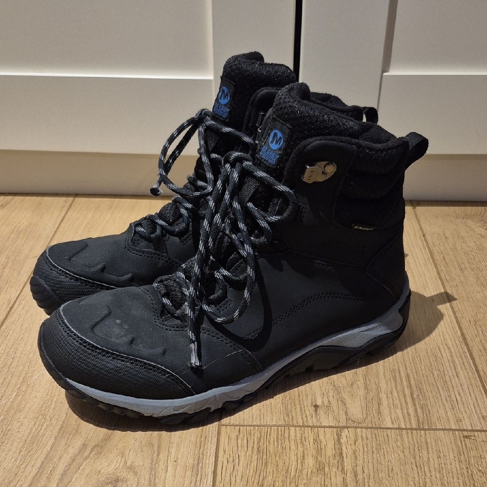 Men's Merrell Black Hiking Boots Size 9.5 US